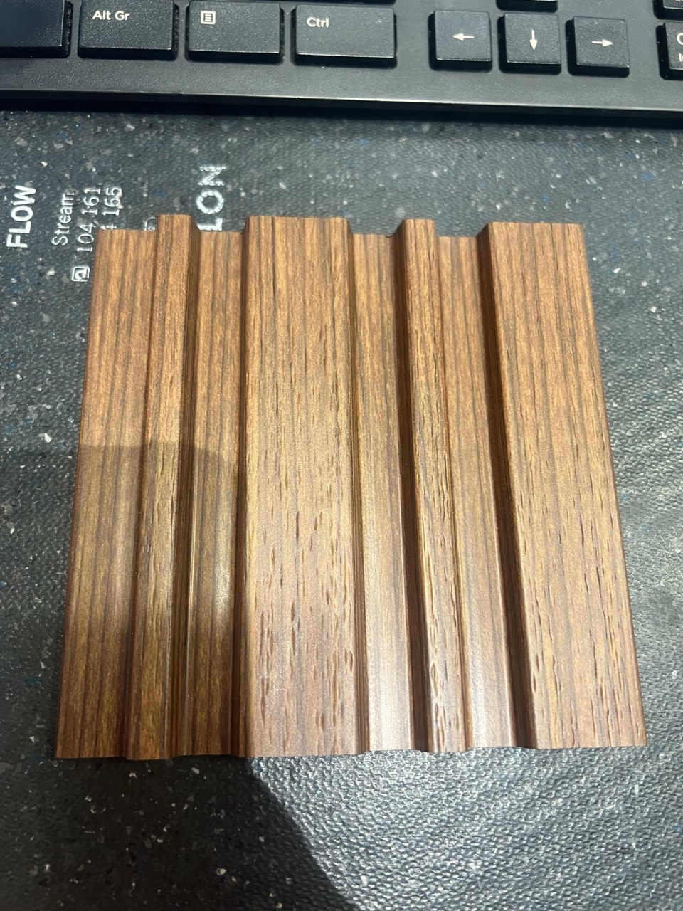 Стеновая панель из полистирола Hiwood LV122 BR396 2700×120×12